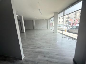 RENTA DE OFICINAS EN JARDINES DEL MORAL PLANTA BAJA