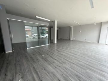 RENTA DE OFICINAS EN JARDINES DEL MORAL PLANTA BAJA