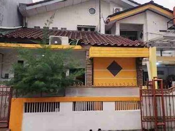 DIJUAL RUMAH BAGUS 2 LANTAI LOKASI STRATEGIS