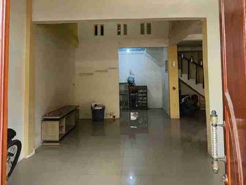 DIJUAL RUMAH BAGUS 2 LANTAI LOKASI STRATEGIS