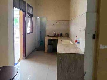 DIJUAL RUMAH BAGUS 2 LANTAI LOKASI STRATEGIS