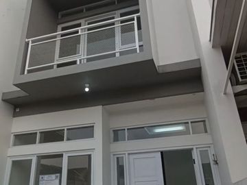 Jual Rumah di Arcamanik kota Bandung 2 Lantai 4 Kamar Tidur harga MURAH