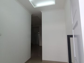 Jual Rumah di Arcamanik kota Bandung 2 Lantai 4 Kamar Tidur harga MURAH