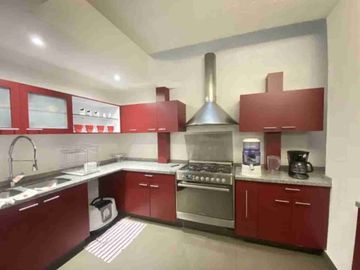 Vendo casa del 257m², en Col. Florida, cerca de avenidas principales. 