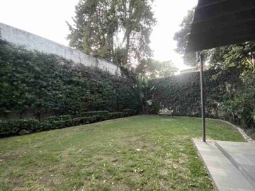 Vendo casa del 257m², en Col. Florida, cerca de avenidas principales. 