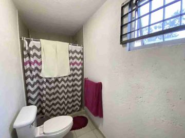 Vendo casa del 257m², en Col. Florida, cerca de avenidas principales. 
