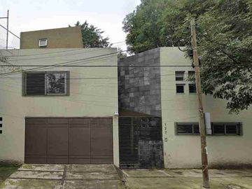 Vendo casa del 257m², en Col. Florida, cerca de avenidas principales. 