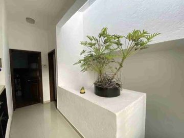 Vendo casa del 257m², en Col. Florida, cerca de avenidas principales. 