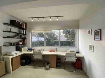 Vendo casa del 257m², en Col. Florida, cerca de avenidas principales. 