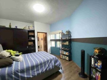 Vendo casa del 257m², en Col. Florida, cerca de avenidas principales. 