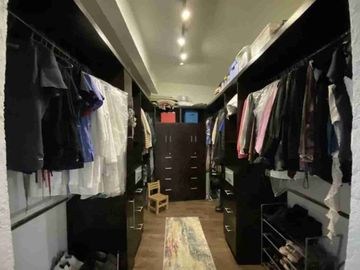 Vendo casa del 257m², en Col. Florida, cerca de avenidas principales. 