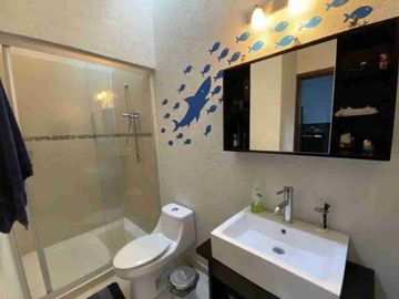 Vendo casa del 257m², en Col. Florida, cerca de avenidas principales. 