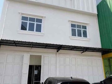 DISEWAKAN RUKO LUAS DAN LEBAR Ruko di margonda raya

* Dimensi LxP : 10 x 14-13
* Luas bangunan  : 
* Berapa lantai  : 3 1/5 
* Kamar tidur    :  -
* Kamar mandi : 3
* Llstrik            : 33.000
* Pdam /sumur : SUMUR
* SHM / HGB    : SHM
* Hadap          : 
* Alamat lengkap :Jl. Margonda Pondok Cina, Kecamatan Beji, Kota Depok, Jawa 
* Ruko/rumah/gudang : Ruko
* Pemilik : Sendiri
* Harga     : 390.000.000 (nego)/Tahun