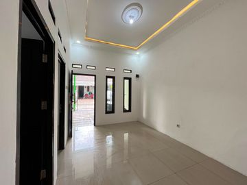 JUAL RUMAH MURAH FULL BANGUNAN BARU DI KOMPLEK KOTA SERANG BARU, CIBARUSAH