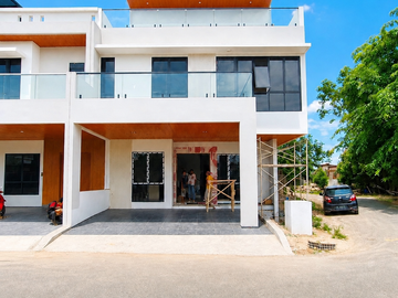 Jual Rumah Baru Beverly Green Hook 2.5LT Furnish View Laut Batam