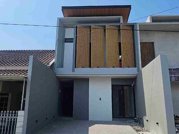 Rumah Baru 2 Lantai Surabaya Timur