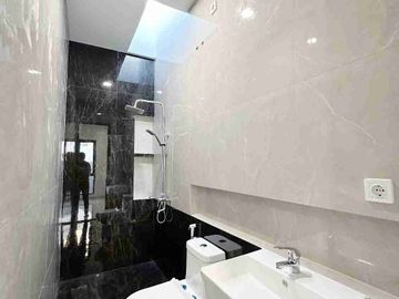 Rumah Baru 2 Lantai Surabaya Timur