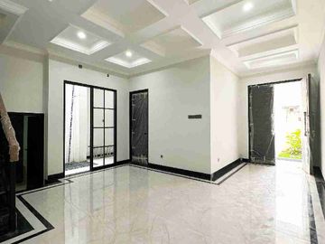 rumah 2 lantai Cibubur Ciracas dekat jl lapangan tembak