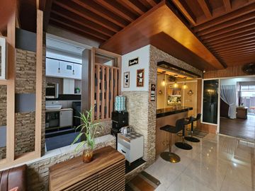 Dijual Rumah Mewah Resort Style LT 700m² di Tambun Selatan, Ada Lapangan Olahraga & Fully Furnished - SHM