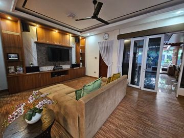 Dijual Rumah Mewah Resort Style LT 700m² di Tambun Selatan, Ada Lapangan Olahraga & Fully Furnished - SHM