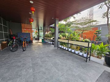 Dijual Rumah Mewah Resort Style LT 700m² di Tambun Selatan, Ada Lapangan Olahraga & Fully Furnished - SHM