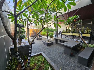 Dijual Rumah Mewah Resort Style LT 700m² di Tambun Selatan, Ada Lapangan Olahraga & Fully Furnished - SHM
