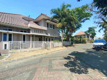Rumah Permata Jingga Boulevard Suhat Kota Malang