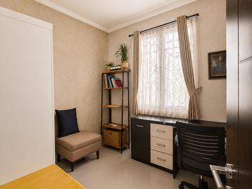 Jual Rumah Dekat Bintaro Sektor 9 SHM 2 Lantai Tata Ruang Luas AM-18591
