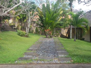 Dijual Villa View Laut Halaman Luas One Gate System di Goa Gong , Jimbaran.