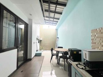 Sewa Cluster Burgundy 7x13 Furnish Summarecon Bekasi