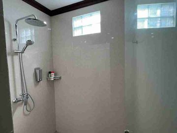 rumah luas 5 menit ke icon mall area sanur kauh