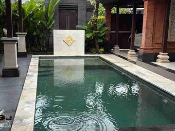 rumah luas 5 menit ke icon mall area sanur kauh