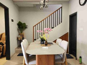 Dijual Cepat Rumah  fully furnished Summarecon Gading serpong DM93