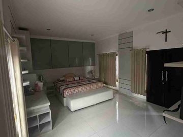 DIJUAL RUMAH MODERN 2 LANTAI DI PONDOK PERMAI, UTARA MIROTA GODEAN