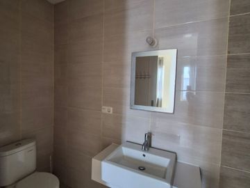 Rumah 2 Lantai Semi furnish di Suvarna Sutera Tangerang 1KA0002Q