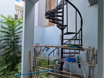 Rumah 2 Lantai Semi furnish di Suvarna Sutera Tangerang 1KA0002Q