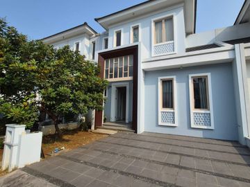 Rumah 2 Lantai Semi furnish di Suvarna Sutera Tangerang 1KA0002Q