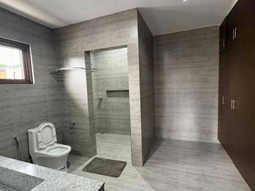 Merville Village House for sale near Airport and Slex