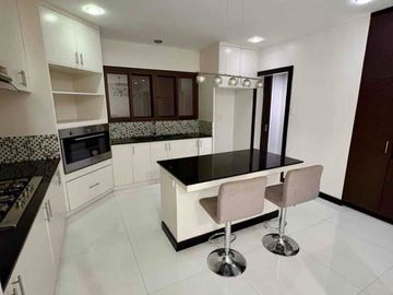 Merville Village House for sale near Airport and Slex