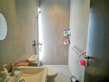 Dijual cepat Rumah Full Furnish 2 lantai di cluster Wisteria Metland Ujung Menteng Cakung Jaktim