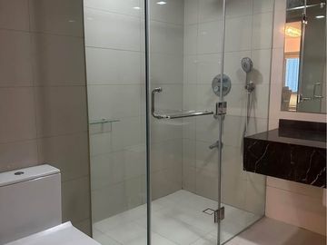 FOR RENT: 1 Bedroom, 74sqm East Gallery Place, BGC for 95K!
