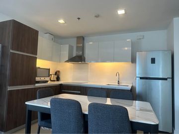 FOR RENT: 1 Bedroom, 74sqm East Gallery Place, BGC for 95K!