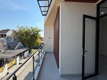 Rumah baru 2 lantai Babatan Pantai, Kenjeran