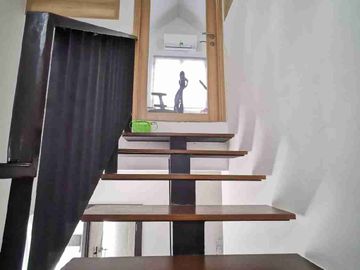 Dijual cepat Rumah Full Furnish 2 lantai di cluster Wisteria Metland Ujung Menteng Cakung Jaktim