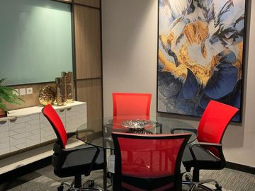 Jual cepat - Ruang kantor di Pakuwon Center Office Full Furnished lantai 16