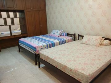 Strategis Barat Tugu Jogja, Rumah Luas 300 m2 7 Kamar Tidur