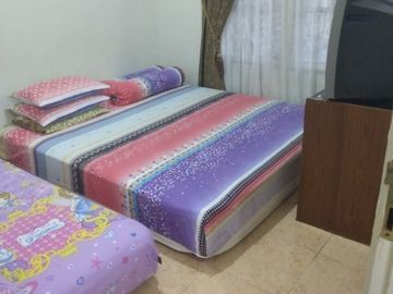 Strategis Barat Tugu Jogja, Rumah Luas 300 m2 7 Kamar Tidur