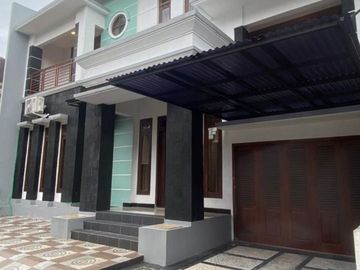 Dijual Rumah 2.5 Lantai Full Furnished dlm Perumahan dekat Tugu Jogja Kota Yogyakarta