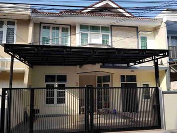 dijual rumah di kirana timur kelapa gading 2 lantai bagus