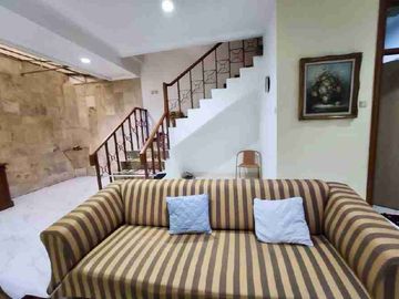 dijual rumah di kirana timur kelapa gading 2 lantai bagus